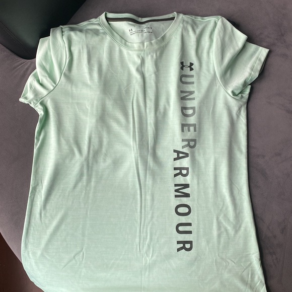Under Armour Tees in Size Large Heat Gear. - Picture 6 of 8